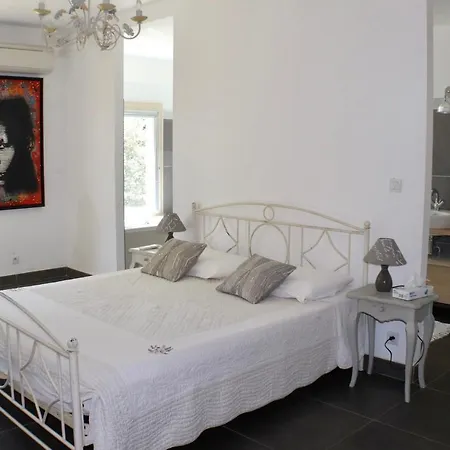 Maison Proche D'avignon Vila *